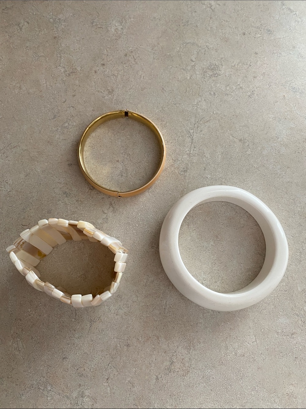 Lot of Three Bracelets White and Beige.